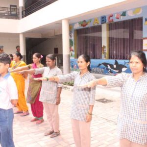 xr:d:DAFu9w0r_RE:11,j:1083519197731542501,t:23092008